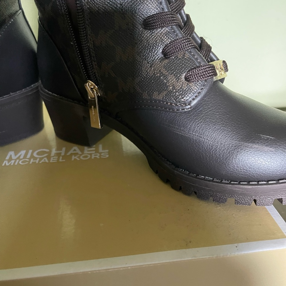 Michael Kors Black and Brown Boots - Picture 4 of 9